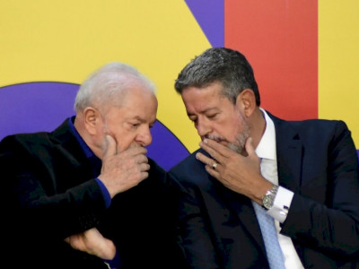 Lira reclama de vetos presidenciais em reunião com Lula