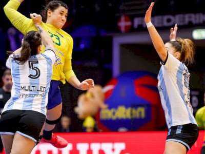 Brasil supera Argentina e continua vivo no Mundial de handebol