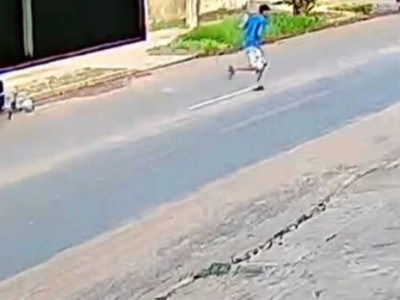 Câmera flagra baleado fugindo de emboscada no Los Angeles