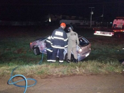 Casal morre após veículo capotar na BR-163, entre Caarapó e Dourados