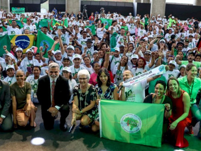 Catadores de recicláveis reivindicam pagamento fixo pela coleta