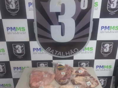 Homem faz "limpa" em carnes de mercado e vai preso 