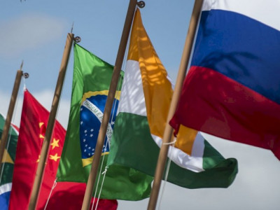 Milei anuncia que Argentina não participará do Brics