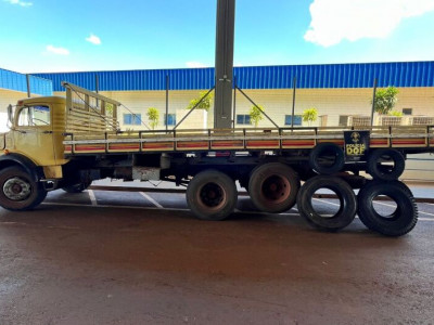 Caminhão com carga de pneus ilegais avaliada em R$ 60 mil é apreendida