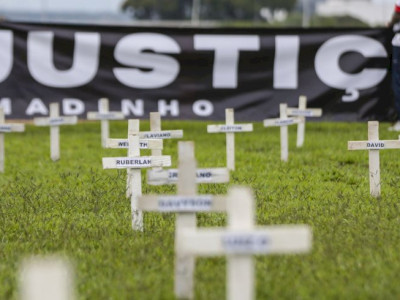 Cruzes na Esplanada lembram vítimas de tragédia em Brumadinho
