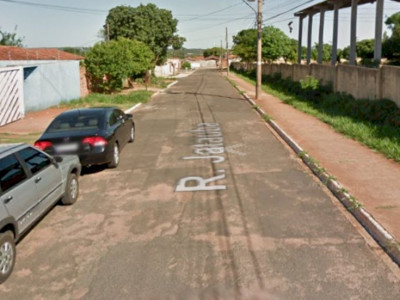 Homem tem mão quase decepada em briga de vizinhos em MS