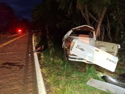 Motorista de caminhonete morre durante capotamento na MS-450