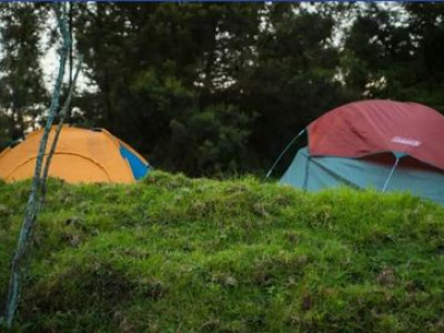 Mulher dá à luz em camping e abandona criança em barraca