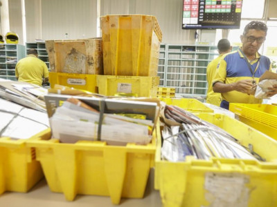 Governo federal vai revisar leis que tratam do setor postal