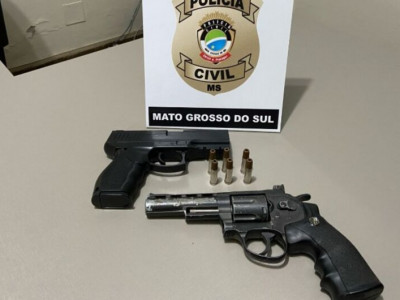 Homem é preso após ameaçar ex com fotos de simulacros de arma