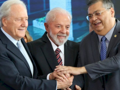 Lula empossa Lewandowski no Ministério da Justiça