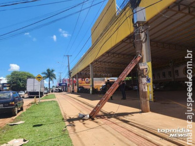 Técnico de internet despenca de escada no São Conrado