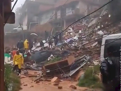 Desabamento causa três mortes em Petrópolis, no RJ