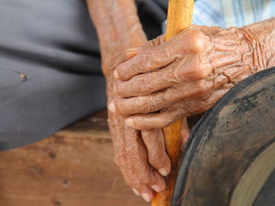 Pipoqueiro de 79 anos aceita trocar dinheiro para desconhecido e acaba roubado no Taquarussu