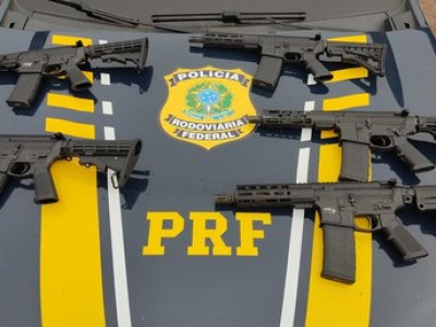PRF apreende cinco fuzis e 46 Kg de cocaína em Campo Grande
