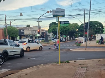 Acidente em cruzamento do Centro deixa duas pessoas feridas