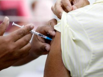 Com baixa adesão, apenas 32,9 mil pessoas tomaram vacina contra a dengue em MS