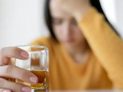 Crescem doenças entre mulheres relacionadas ao uso de álcool; pandemia colaborou