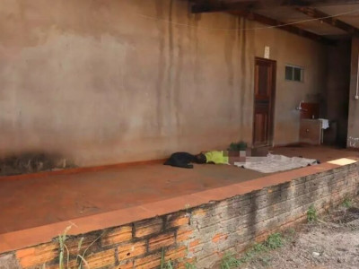 Homem é encontrado morto em varanda de casa abandonada