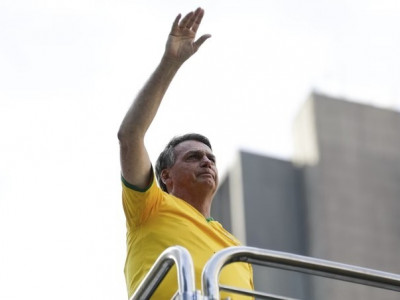 Após internação, Bolsonaro adia manifestação em Joinville
