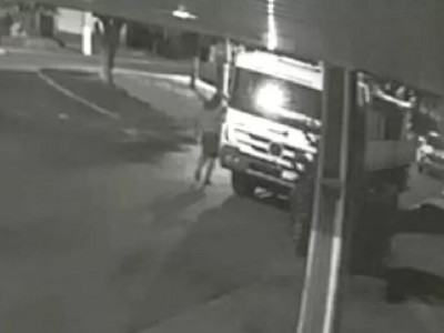 Ladrão é filmado furtando carga de cerveja em Paraíso das Águas