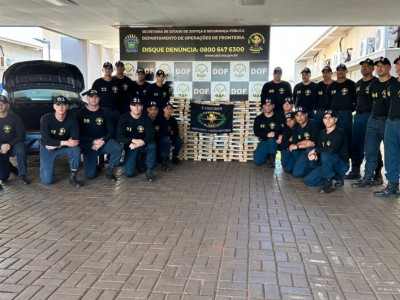 Motorista foge e abandona veículo com quase 300kg de maconha