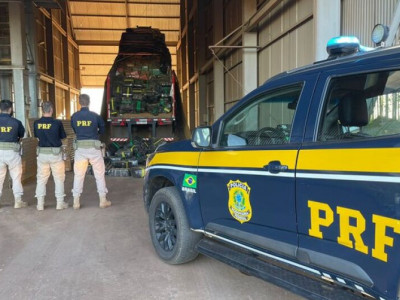 PRF apreende 8,1 toneladas de maconha em Mundo Novo