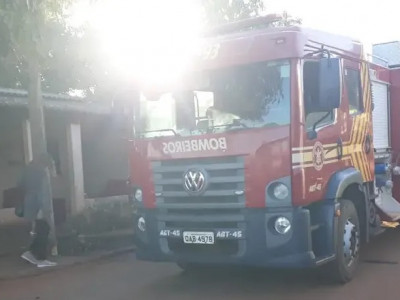 Acidente com isqueiro deixa casa em chamas, em Paranaíba