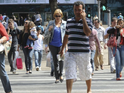 Desemprego recua para 7,1%, o menor do trimestre desde 2014