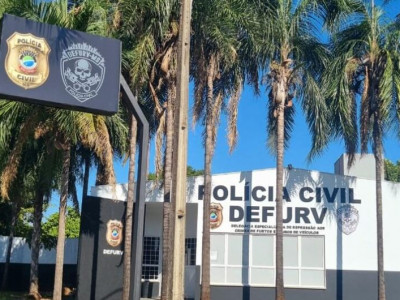 Dupla é presa por roubo e carro é recuperado na Capital