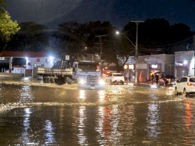 Enchentes no RS causaram prejuízos de R$ 3,32 bilhões ao varejo