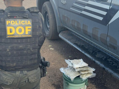 Homem é preso com droga escondida em garrafa térmica