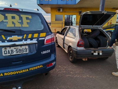 Homem é preso transportando 48 pneus comprados no Paraguai