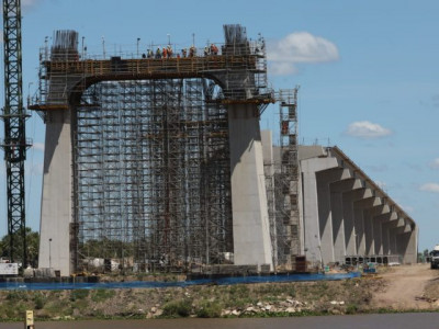 Ponte da Rota Bioceânica está 52% concluída em Porto Murtinho