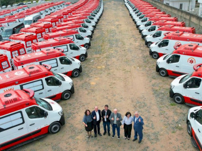 Lula entrega 280 novas ambulâncias para a frota do Samu