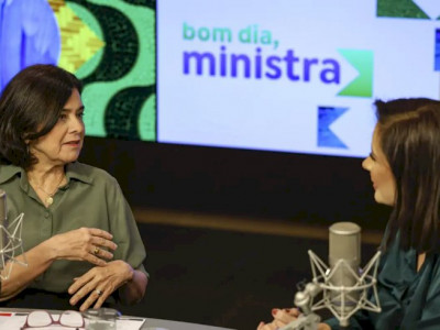 Ministra da Saúde comemora dados da imunização infantil