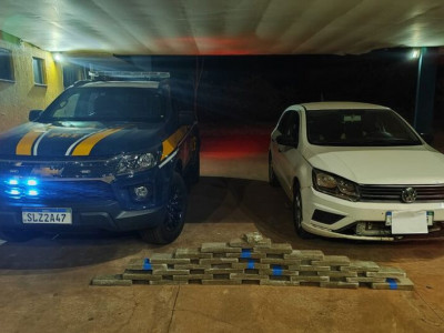 Motorista tenta fugir, mas é alcançado e preso com droga