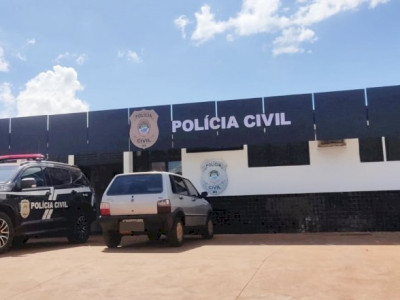 Mulher registra ocorrência de violência doméstica