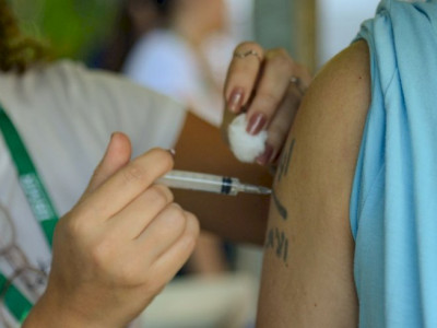 Saúde atualiza gestores e profissionais sobre normas em vacinas