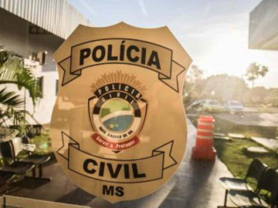 Com carro de luxo, jovem é presa com revólver no Jardim Morenão