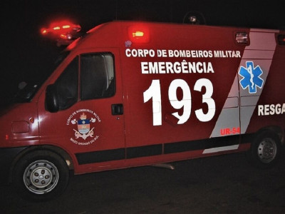 Homem fica ferido após bater moto em construção de terminal
