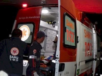 Jovem é esfaqueado e espancado por grupo em Dourados