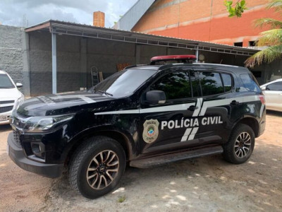Polícia fecha "boca de fumo" e dois jovens são presos