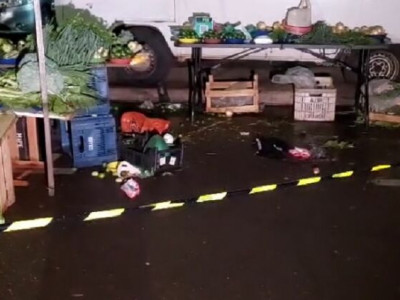 Homem é baleado por dupla de moto na feira das Moreninhas