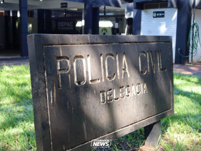 Jovem tem moto furtada ao parar próximo a faculdade