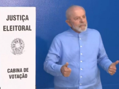 Lula vota em São Bernardo do Campo