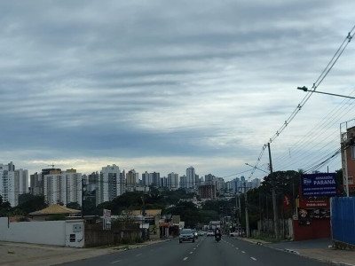 Semana começa nublada e com chances de chuva em todo MS