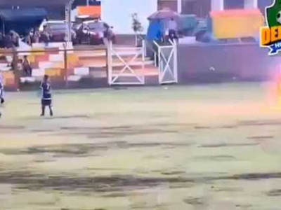 Jogador peruano morre após ser atingido por um raio no gramado