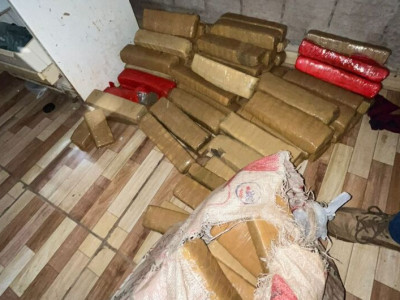 Polícia fecha entreposto de droga que funcionava em kitinet