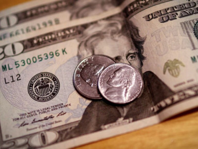 Dólar opera em leve queda nesta quinta após atingir R$ 6,30